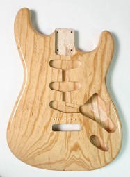 STRAT SWAMP ASH NATURAL FINISH