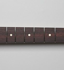 STRAT ROSEWOOD 12″, 22 JUMBO, 43mm NUT, LBF NO FINISH