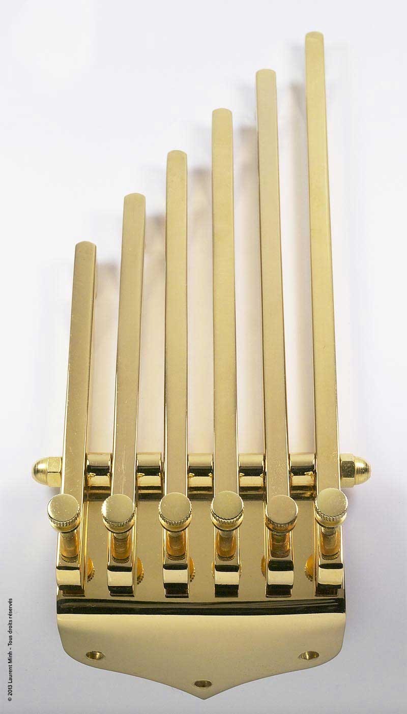 “FINGER” STYLE TAILPIECE FOR ARCHED TOP GUITAR GOLD SANS VIS (140mm