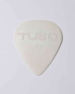 TUSQ PICK STANDARD BRIGHT / WHITE 0.68mm (6 PCS)